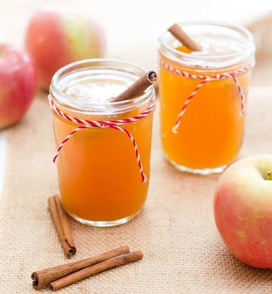 apple-cider-shandy-mocktail-min